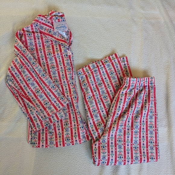 Lanz of Salzburg Girls Pajama Set - Picture 11 of 11